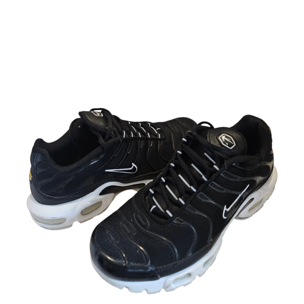 Nike Black and White Sneakers